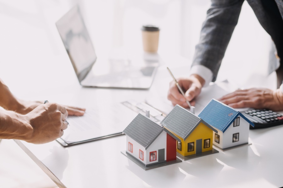 découvrez des astuces pratiques pour réduire le coût de votre assurance habitation sans compromettre votre couverture. comparez les offres, ajustez votre franchise et profitez de conseils d'experts pour faire des économies significatives tout en protégeant votre foyer.