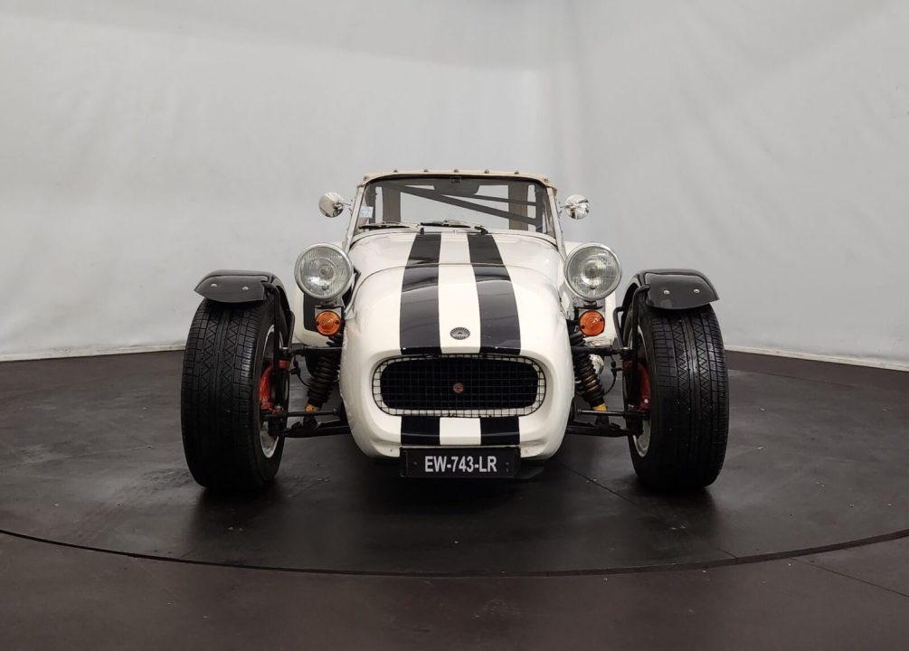 découvrez la vente exclusive du siège westfield ainsi que d'une propriété exceptionnelle au prix de 1,3 million de dollars. une opportunité unique à ne pas manquer.