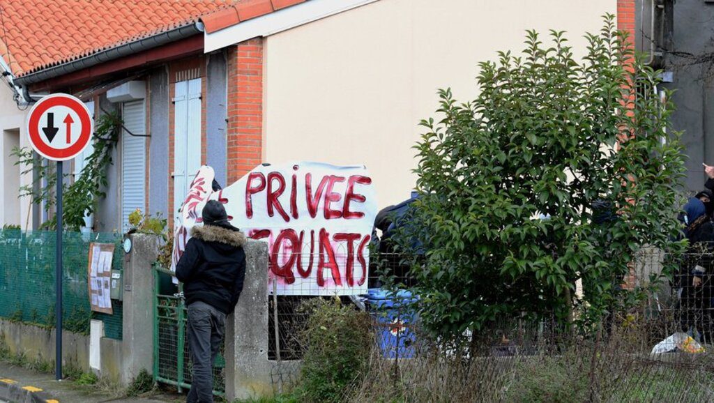protégez votre bien immobilier contre l'occupation illégale avec notre assurance anti-squat, une solution fiable pour sécuriser votre propriété efficacement.