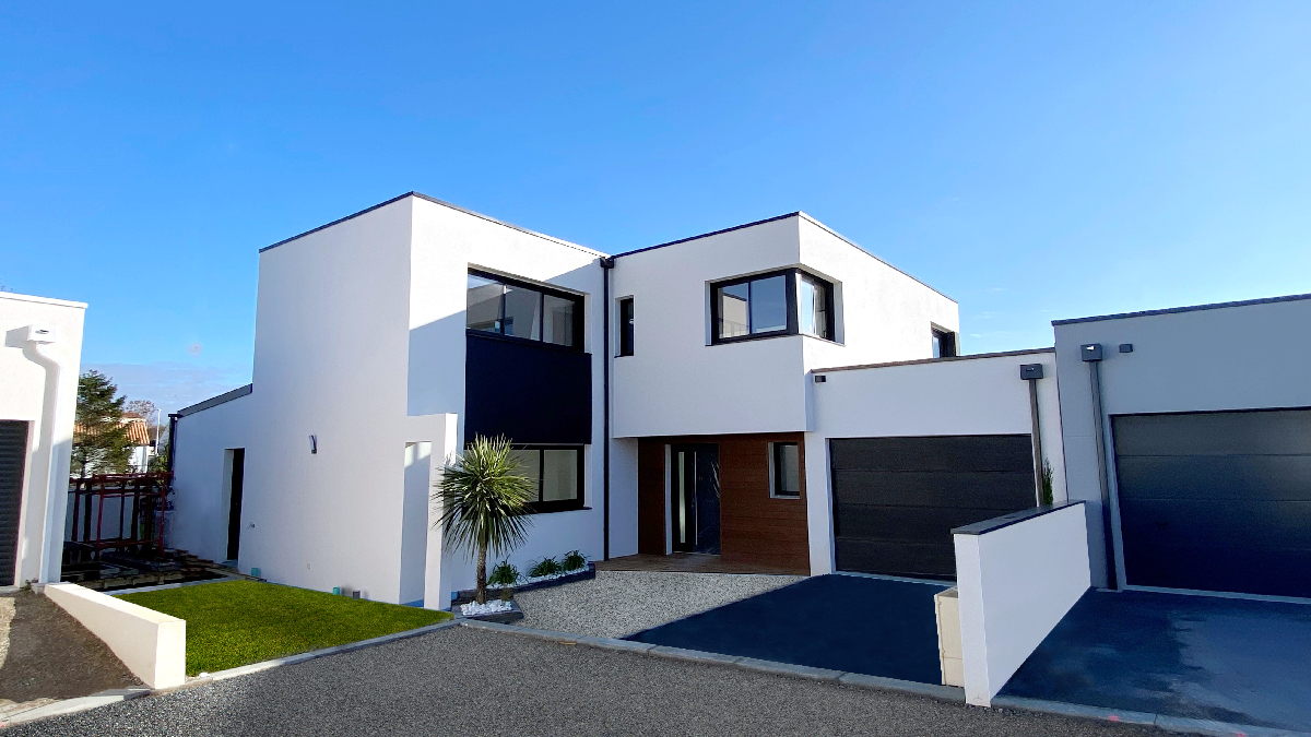 découvrez tout ce qu'il faut savoir sur les maisons situées en zones à haut risque d'inondation marine : prévention, sécurité et conseils pour protéger votre habitation.