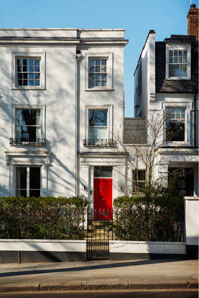 découvrez comment les émeutes peuvent affecter votre assurance habitation, les risques couverts et les démarches à suivre en cas de dommages.