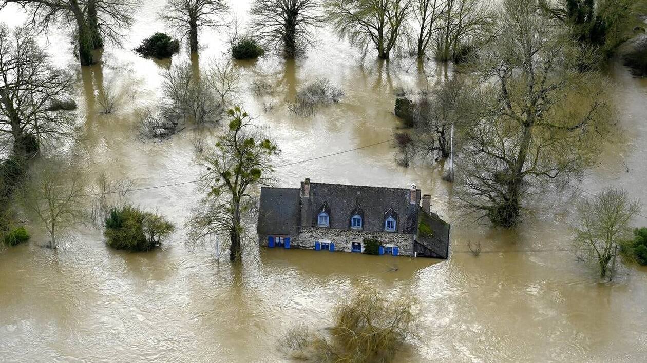 découvrez l'impact des inondations en ouest france avec des dégâts majeurs et une augmentation significative des coûts pour les assurances.