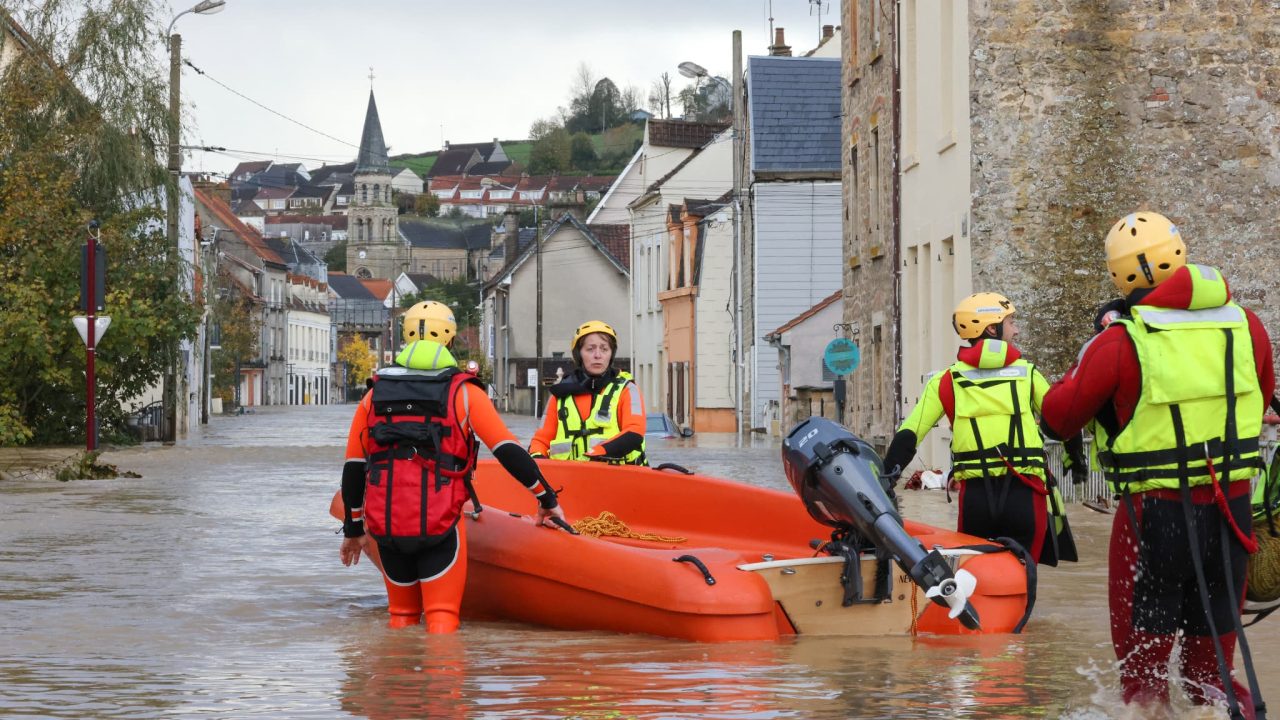 découvrez les inquiétudes des victimes de crues face au risque de non-indemnisation et les démarches pour sécuriser leurs droits.