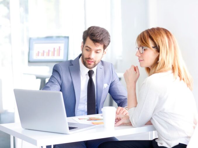 découvrez le budget mensuel de nathalie, secrétaire à reims, avec un revenu de 1 840€. analyse détaillée de ses dépenses et gestion financière.